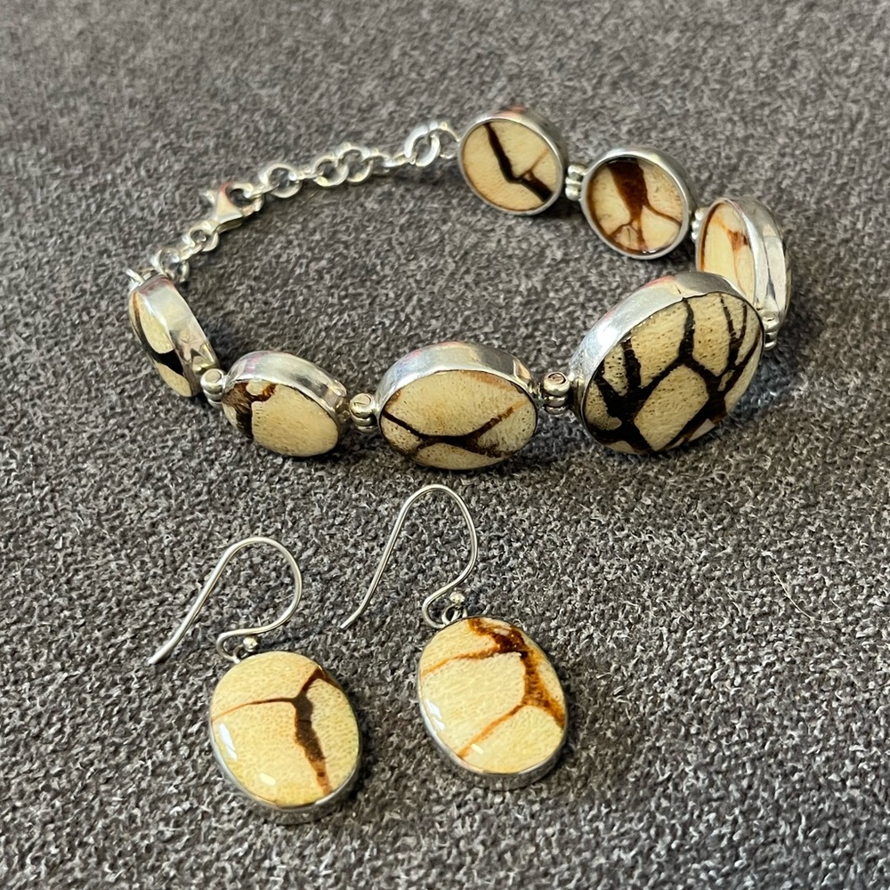 Vintage Striped Coral oval dangle Earrings and 8” bracelet sterling Silver set